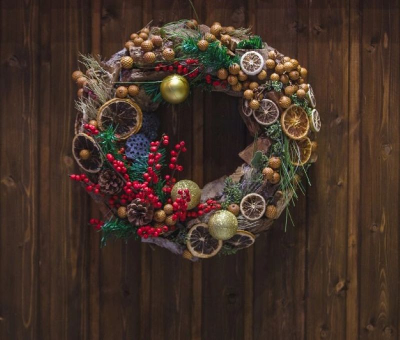 Upgrade Your Festivities: The Latest Trends in Artificial Christmas Garlands for 2023